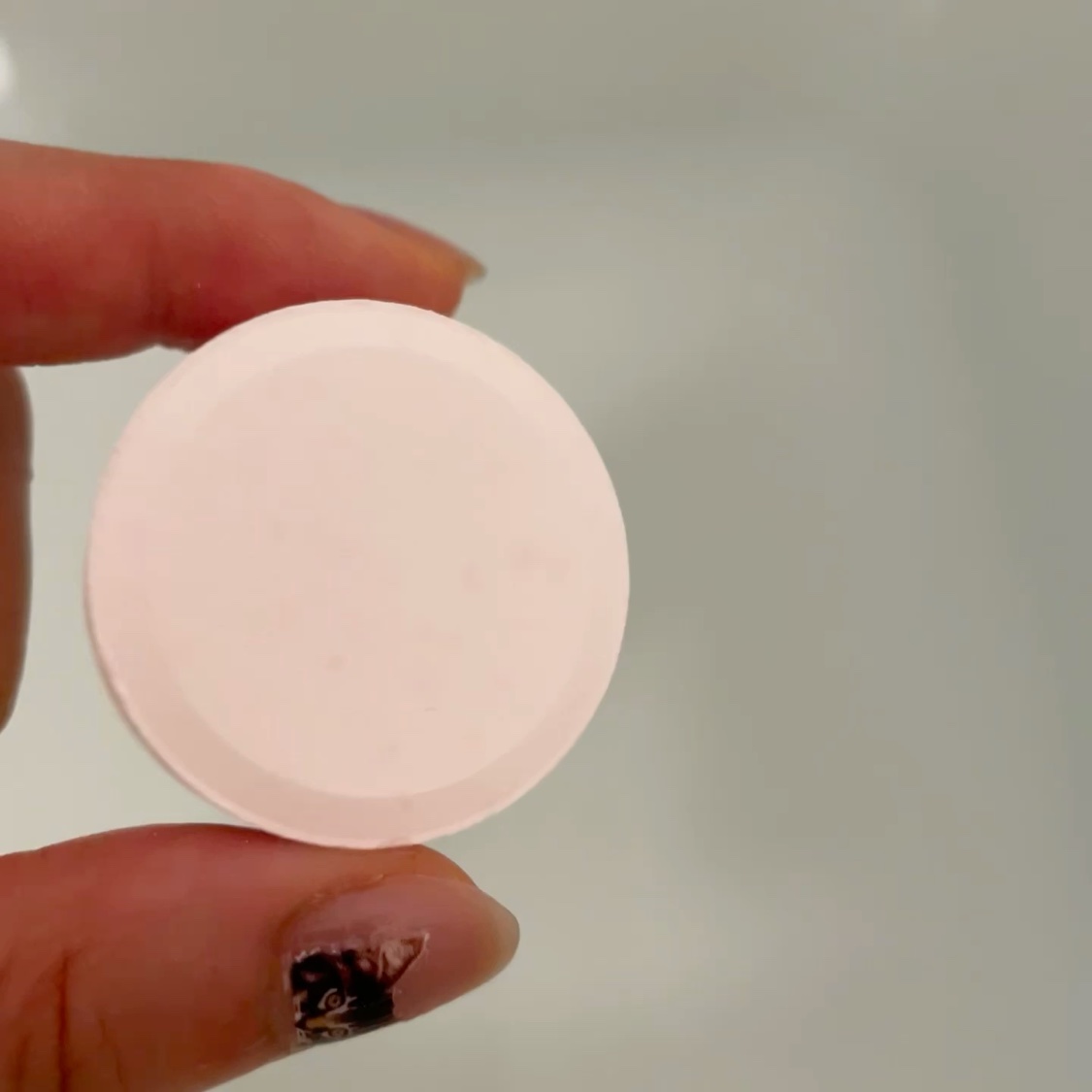 バブ あふれるのはきっと、お湯だけじゃない たくらみ シトラス＆ウッディの香り/バブ/炭酸系入浴剤の動画クチコミ4つ目