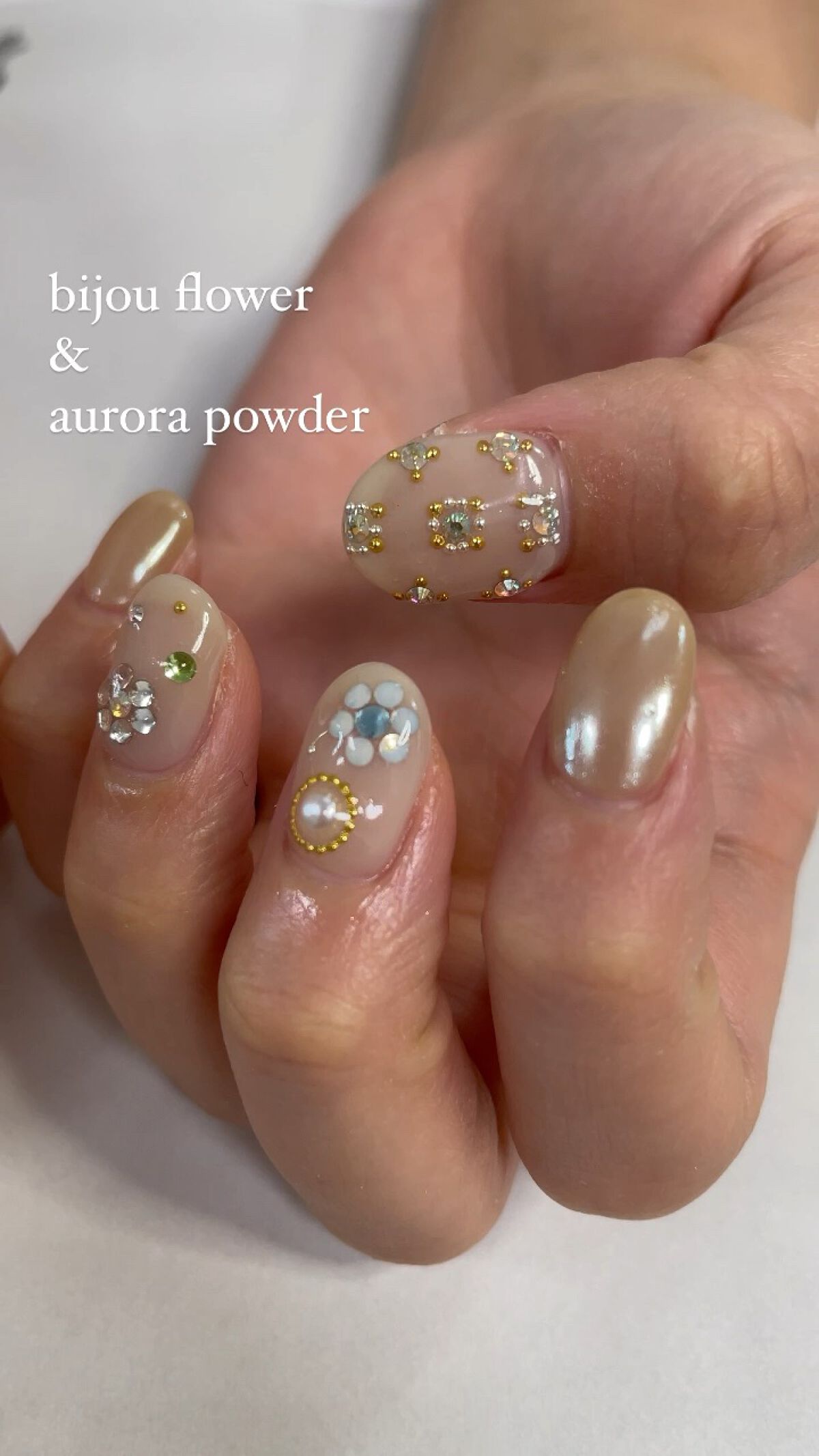 #ジェルネイル,#セルフネイル,#ビジューネイル,#お花ネイル,#ブルーネイル,#冬ネイルのネイルデザイン