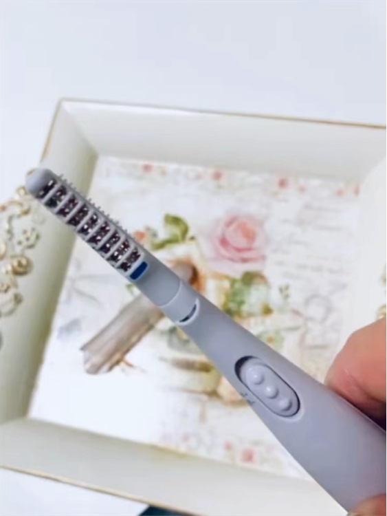 ホットアイラッシュカーラー/and us/ホットビューラーの動画クチコミ1つ目