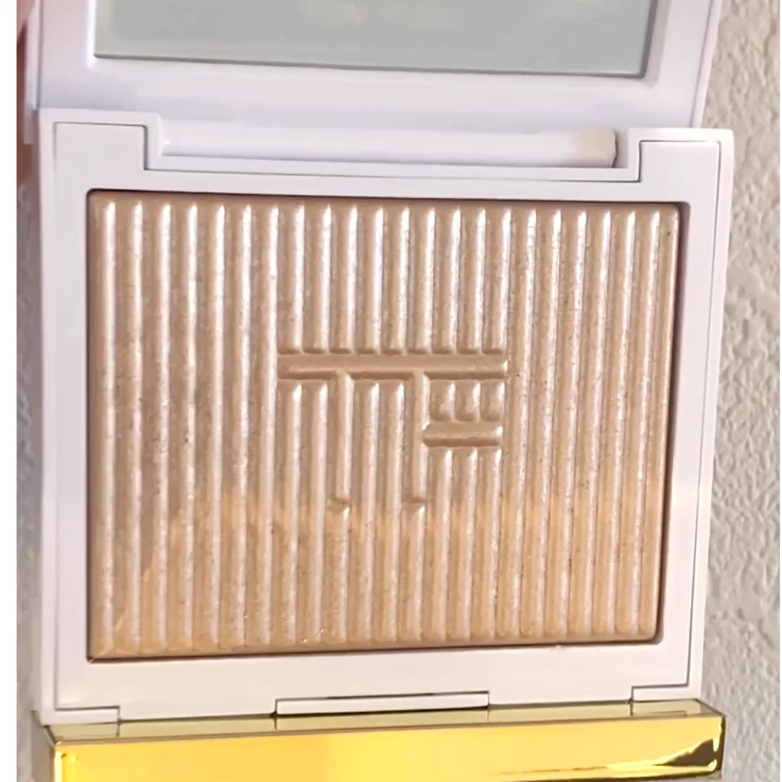 ソレイユ ネージュ グロウ ハイライター/TOM FORD BEAUTY/パウダーハイライトの動画クチコミ2つ目