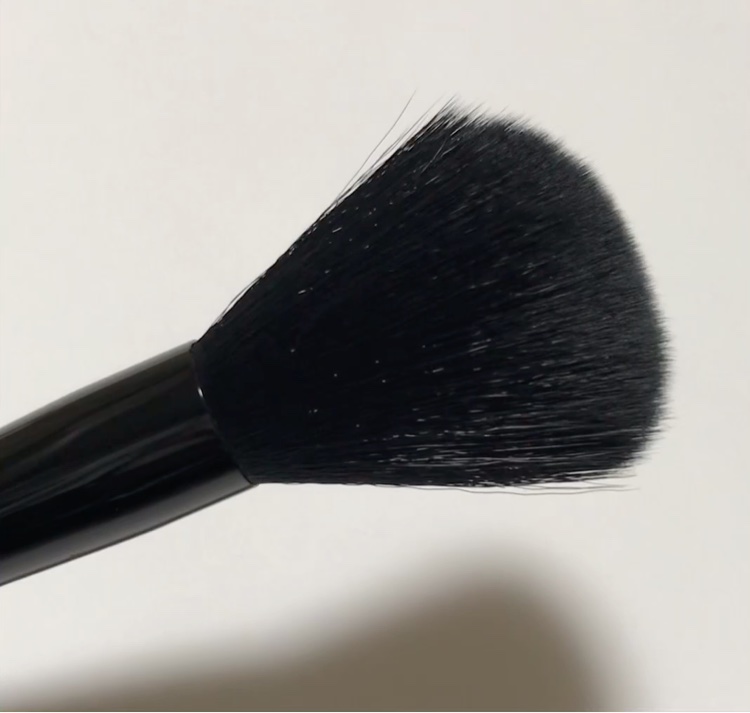 フェイスブラシ/セリア/メイクブラシの動画クチコミ2つ目