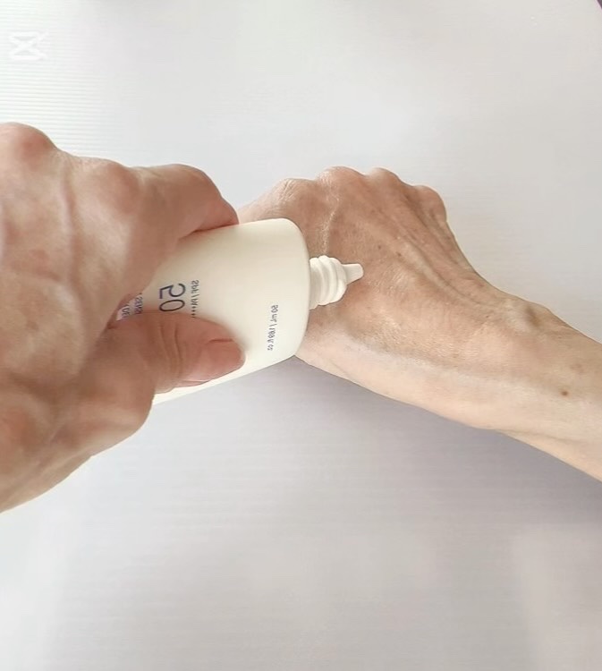 HYALCUBE ESSENCE SUN CREAM/DPPR/日焼け止めクリームの動画クチコミ2つ目