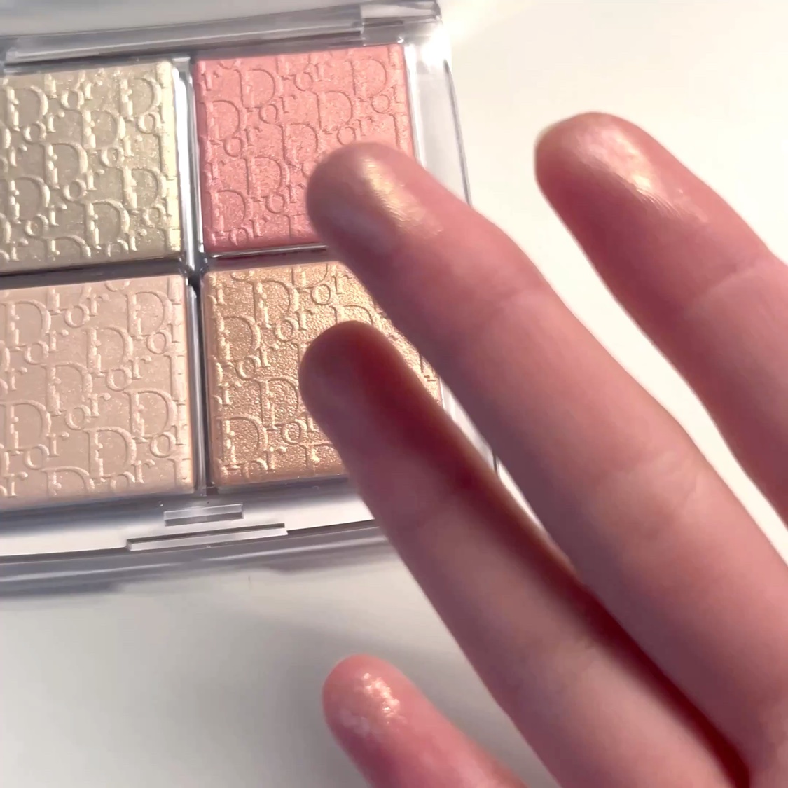 【旧】ディオール バックステージ フェイス グロウ パレット/Dior/ハイライトを使ったクチコミ（2枚目）