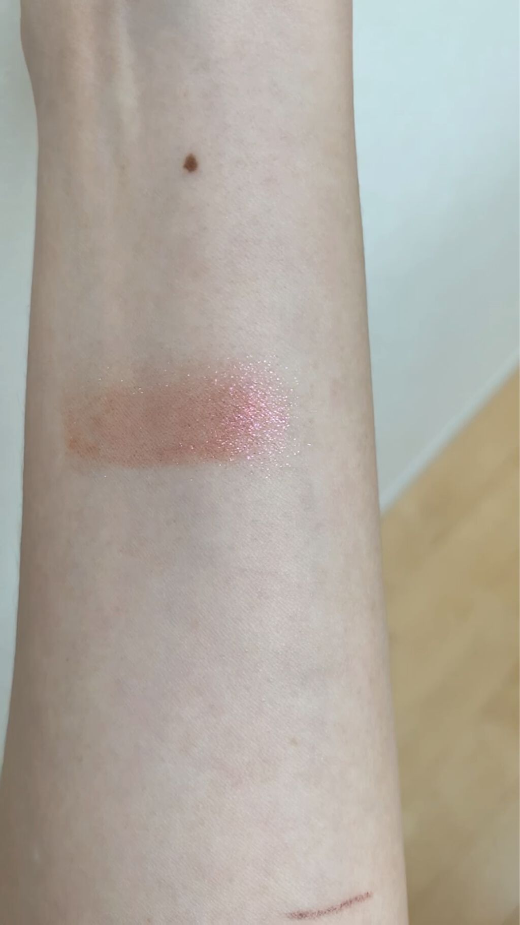 UR GLAM オーロラアイシャドウ/U R GLAM/単色アイシャドウの動画クチコミ1つ目