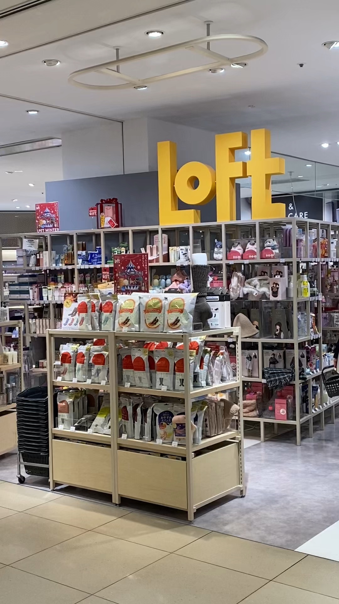 アンノウンアイズ/STEIASUR（ステイアシュール）/アイシャドウパレットの人気ショート動画