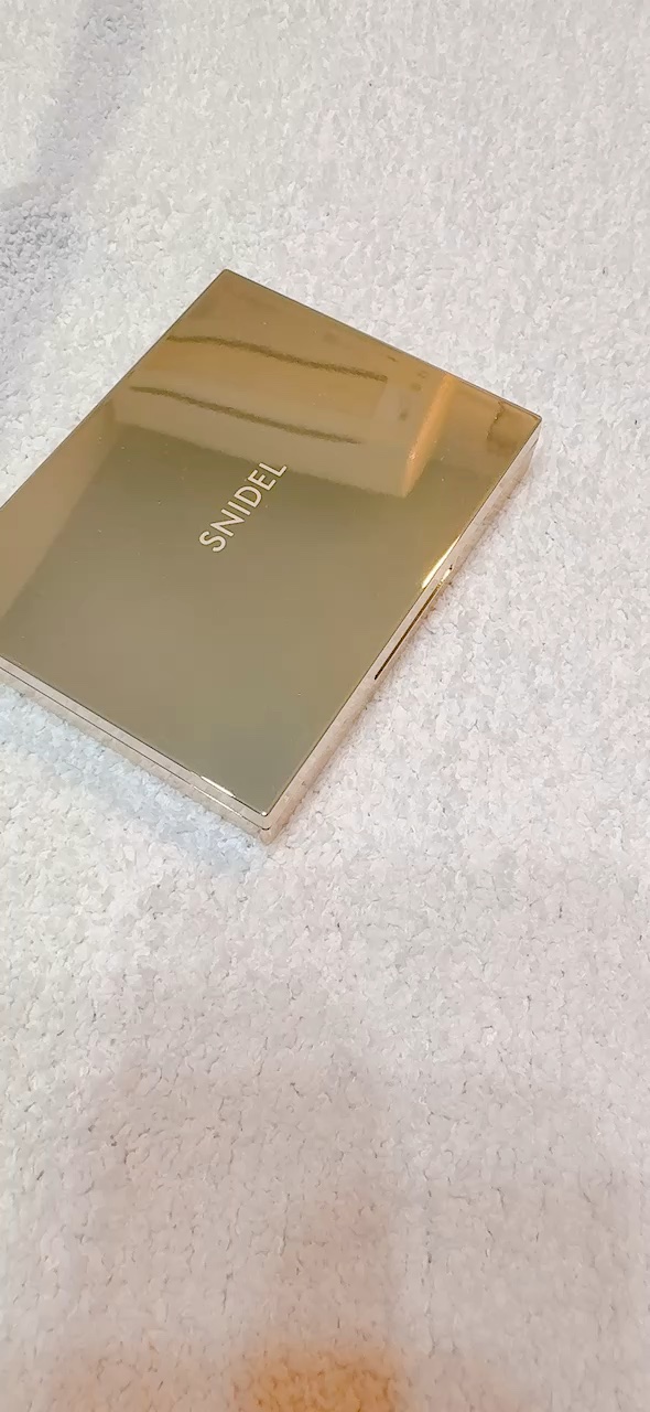 フェイス スタイリスト/SNIDEL BEAUTY/アイシャドウパレットの人気ショート動画