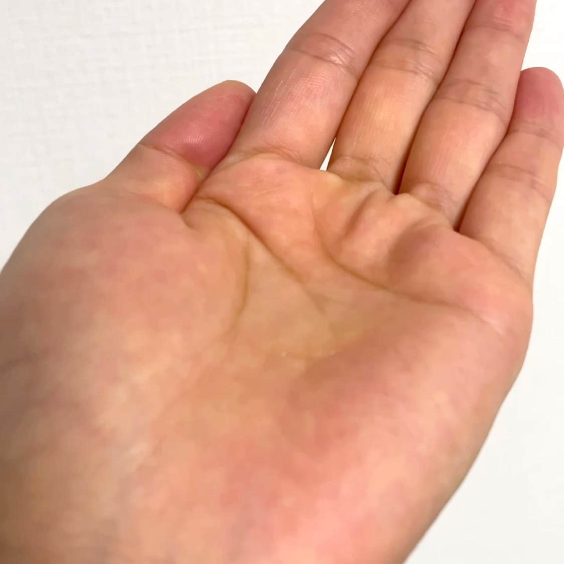 ディープモイスチャーホワイトローション/atebeaute/化粧水の動画クチコミ3つ目