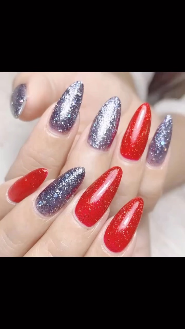 #ロングネイル,#ブラックネイル,#レッドネイルのネイルデザイン