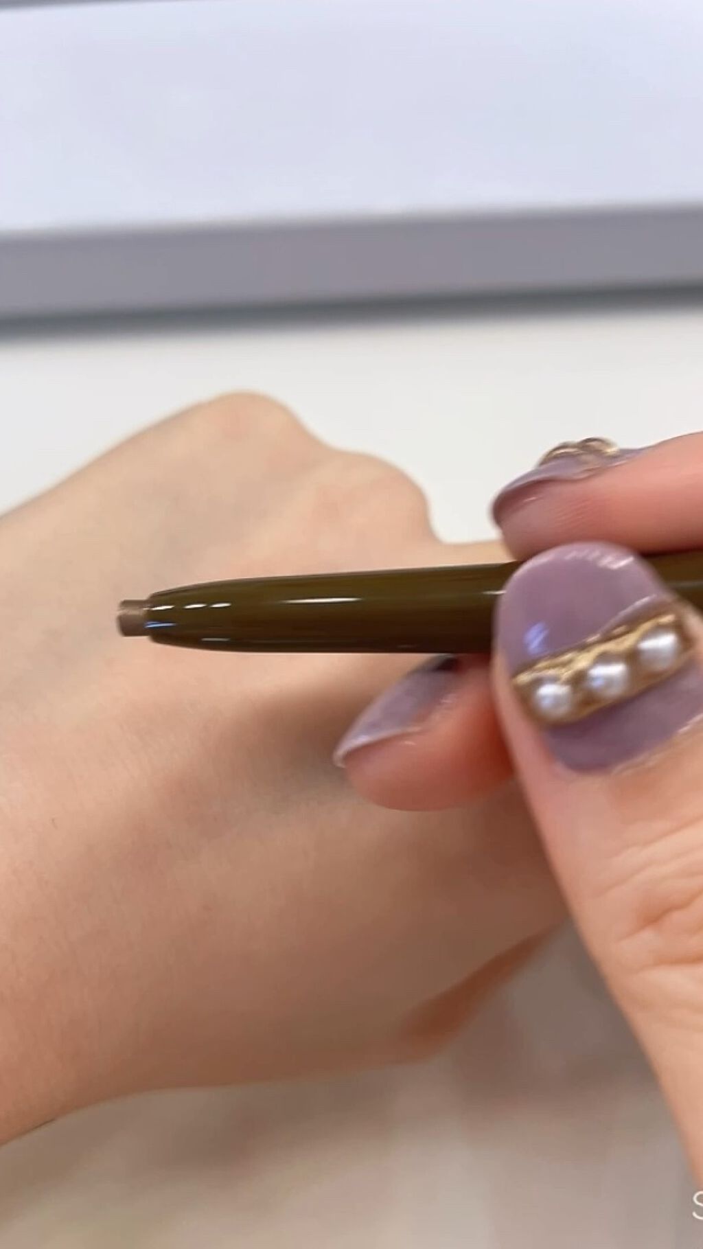 アヴァンセ ジョリ・エ ジョリ・エ リキッドアイライナー/アヴァンセ/リキッドアイライナーの動画クチコミ3つ目