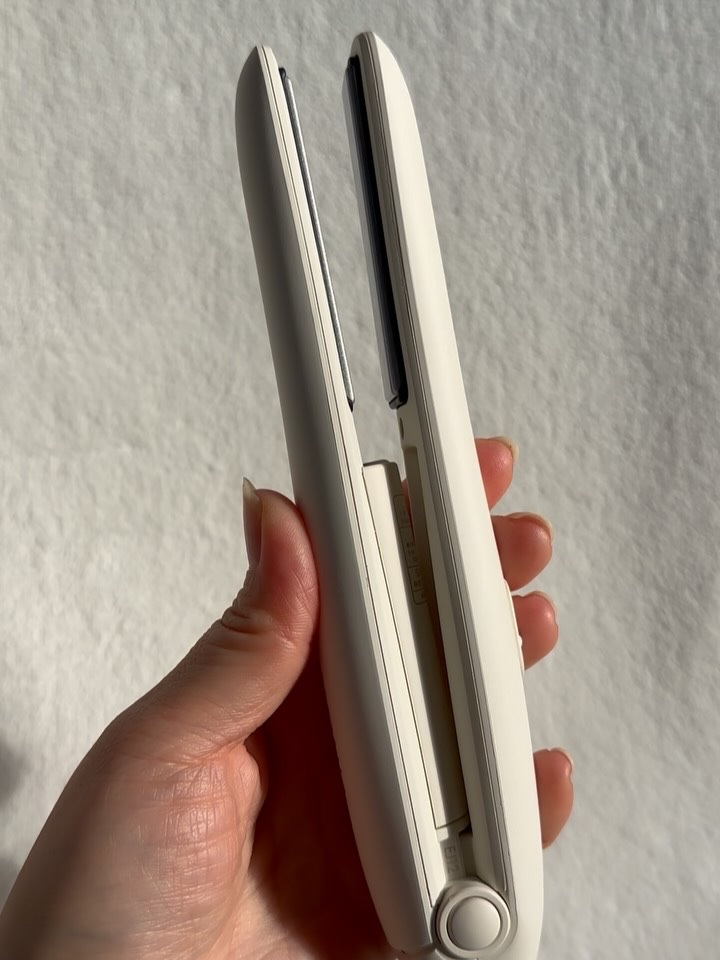 サロニア　コードレス ストレートヘアアイロン/SALONIA/ストレートアイロンの動画クチコミ4つ目