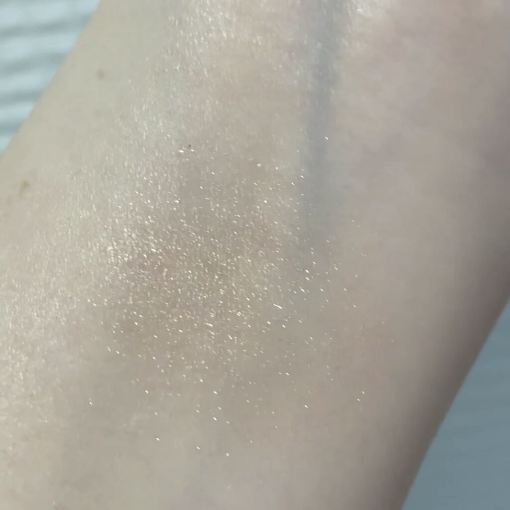 ペルル ドゥ ルミエール /CHANEL/パウダーハイライトの動画クチコミ2つ目