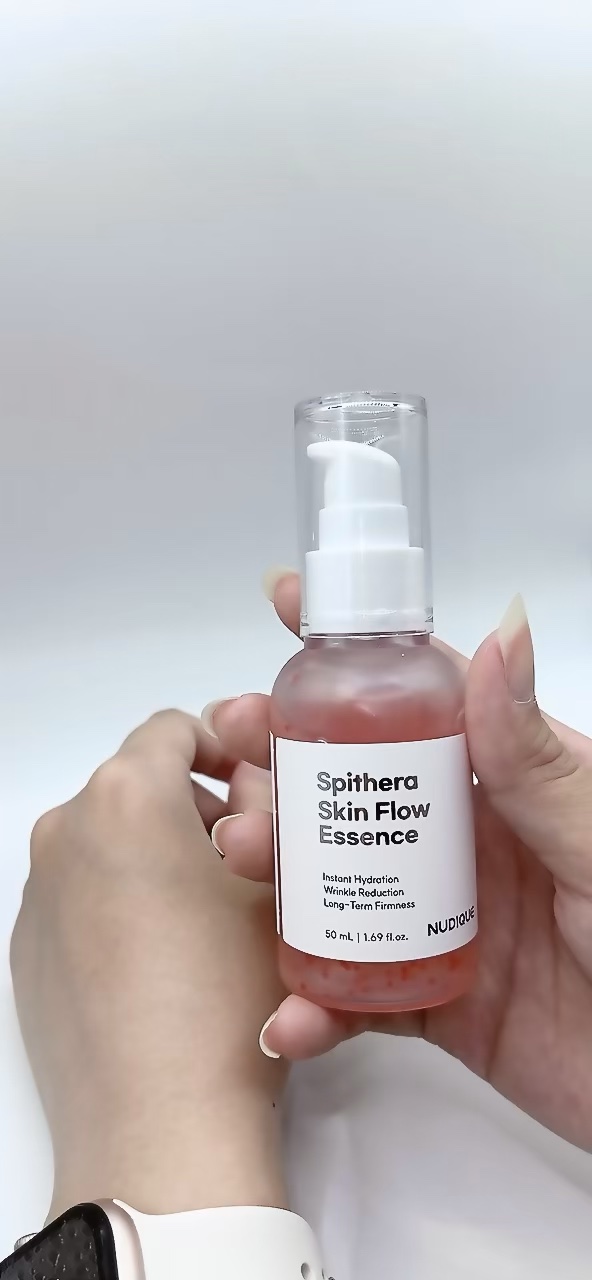 スピテラスキンフローエッセンス/NUDIQUE/美容液の動画クチコミ1つ目