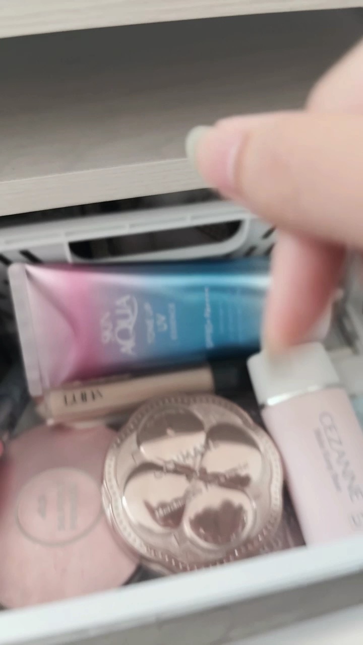 グラスティングカラーグロス/rom&nd/リップグロスの人気ショート動画