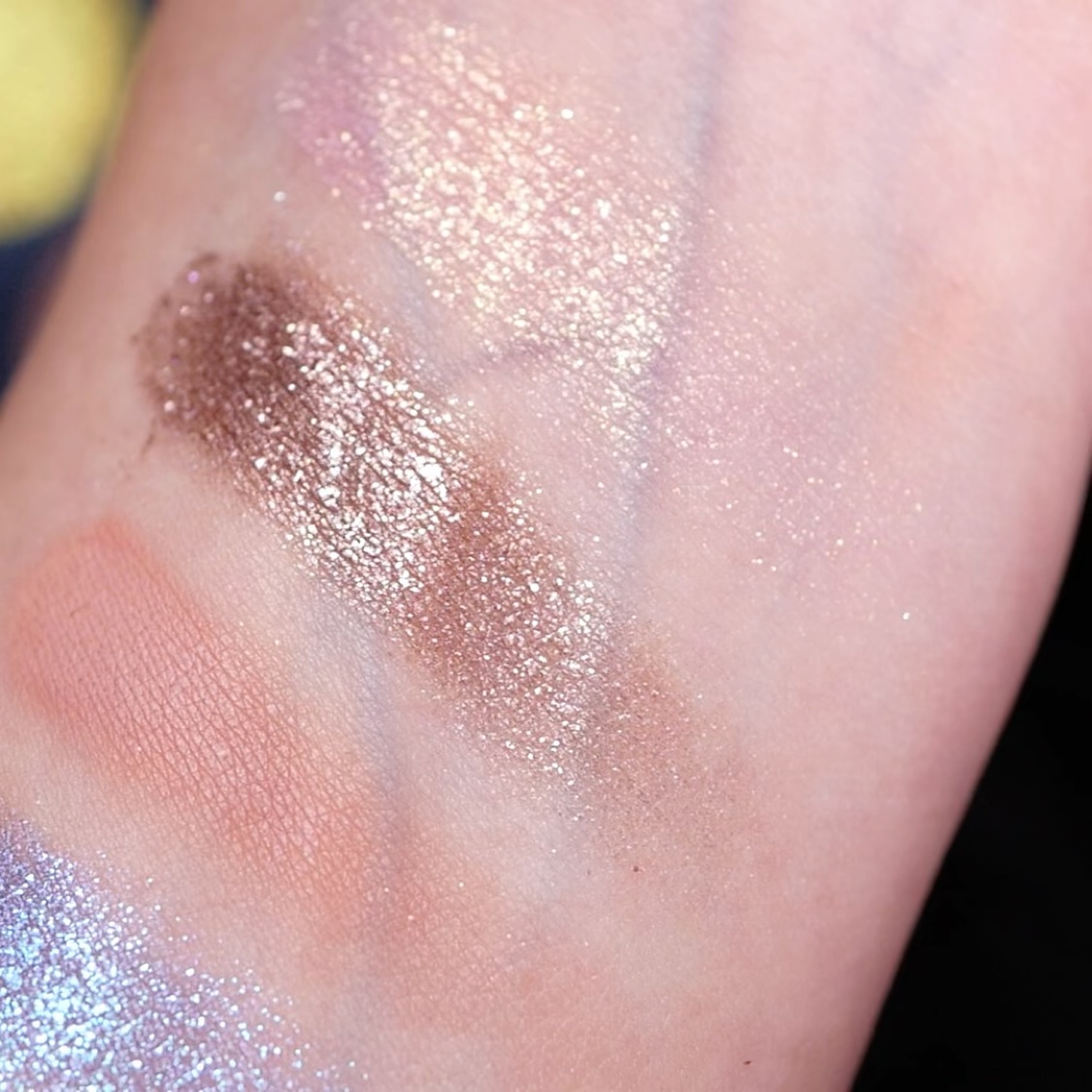 PAT McGRATH LABS Gilded Nirvana: Mega Eye Shadow Paletteのクチコミ「Pat McGrath Labs
Gilded Nirvana: Mega Eye Shado.....」（2枚目）