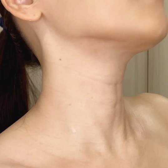 BnD ネックアイロン トーンアップ クリーム/BnD/ネック・デコルテケアを使ったクチコミ（3枚目）