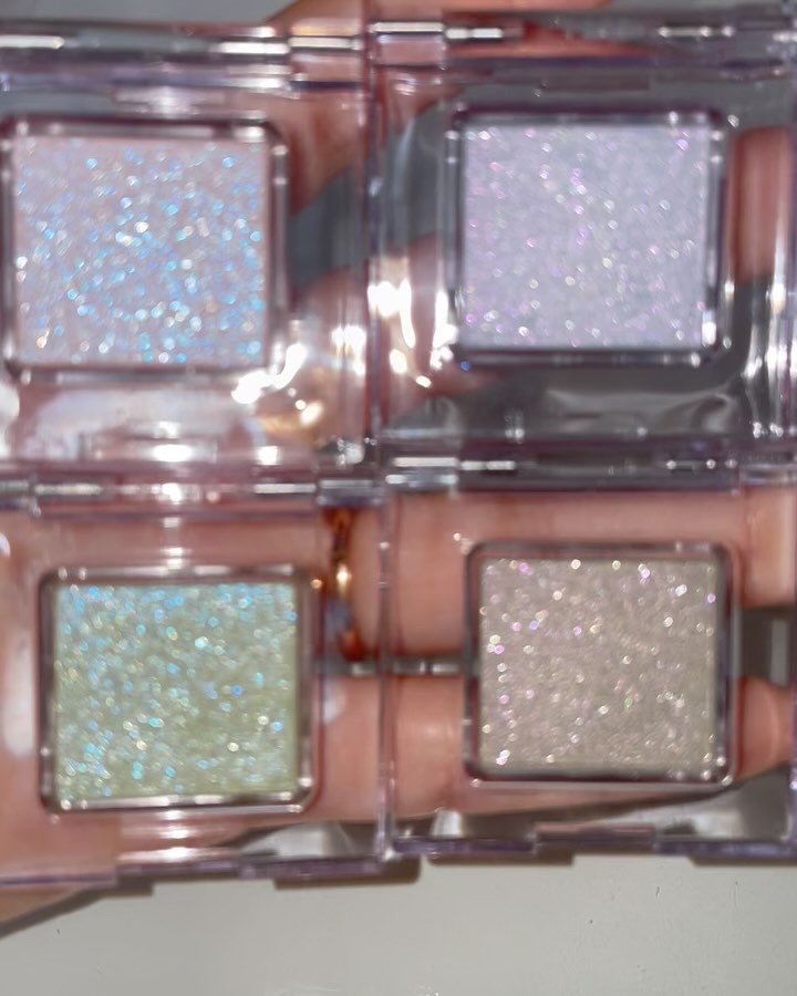 マルチカラーバリエーション スパークル/チャコット・コスメティクス/単色アイシャドウを使ったクチコミ（2枚目）