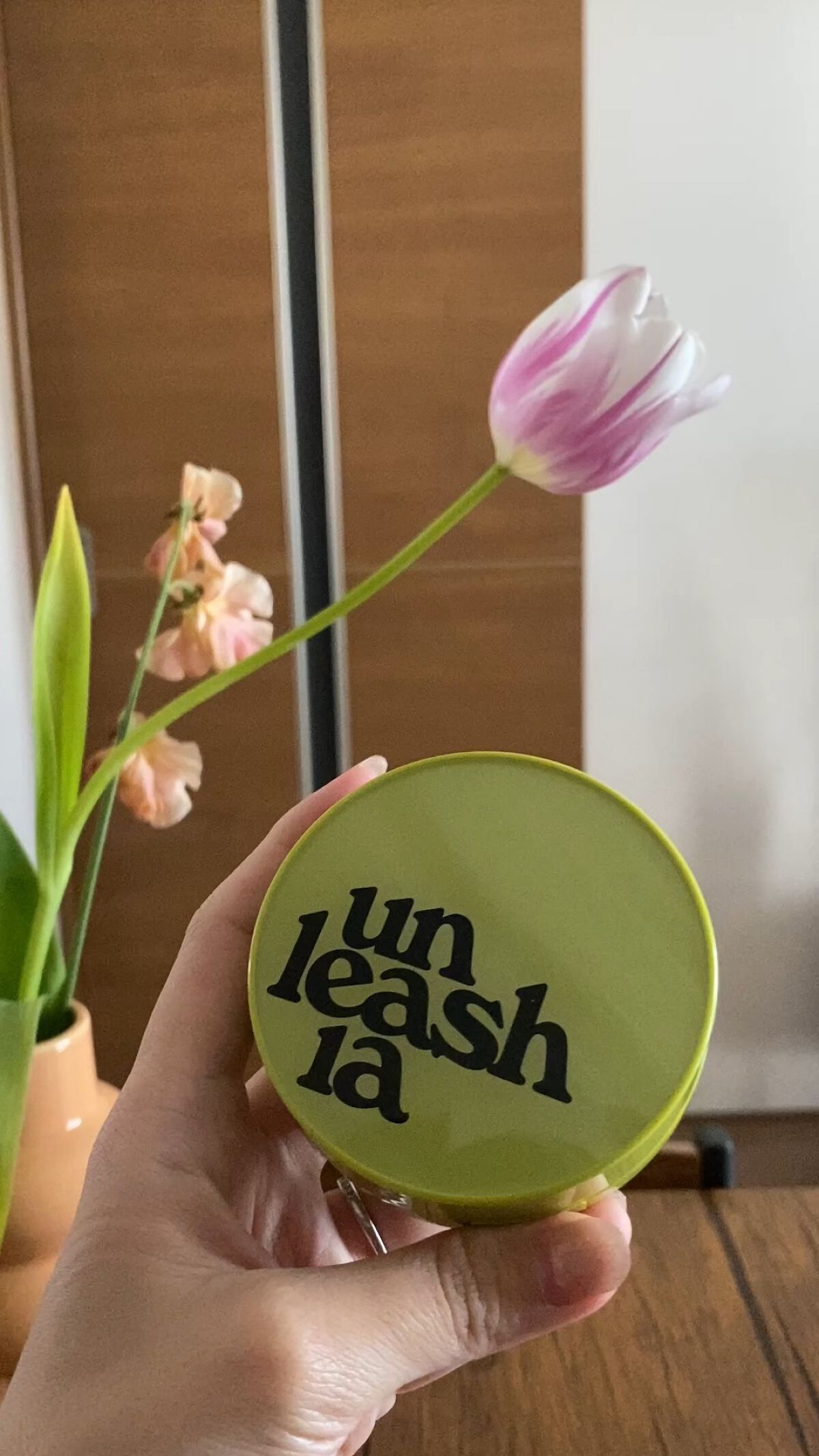 サテンウエアヘルシーグリーンクッション/unleashia/クッションファンデーションの動画クチコミ2つ目