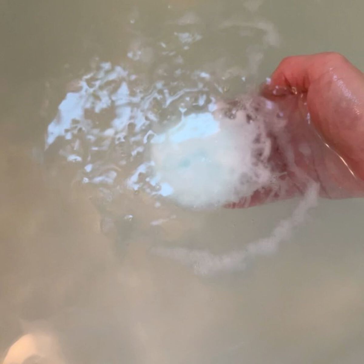 モンスターバブル ゆるんとジャグジー気分/バブ/炭酸系入浴剤を使ったクチコミ（3枚目）