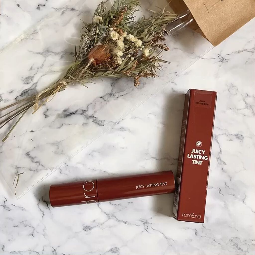 ジューシーラスティングティント/rom&nd/リップティントを使ったクチコミ（1枚目）