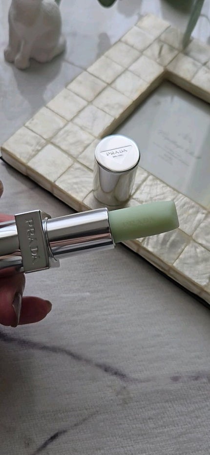 リップ バーム オプティマイジング ケア/PRADA BEAUTY/リップバームの人気ショート動画