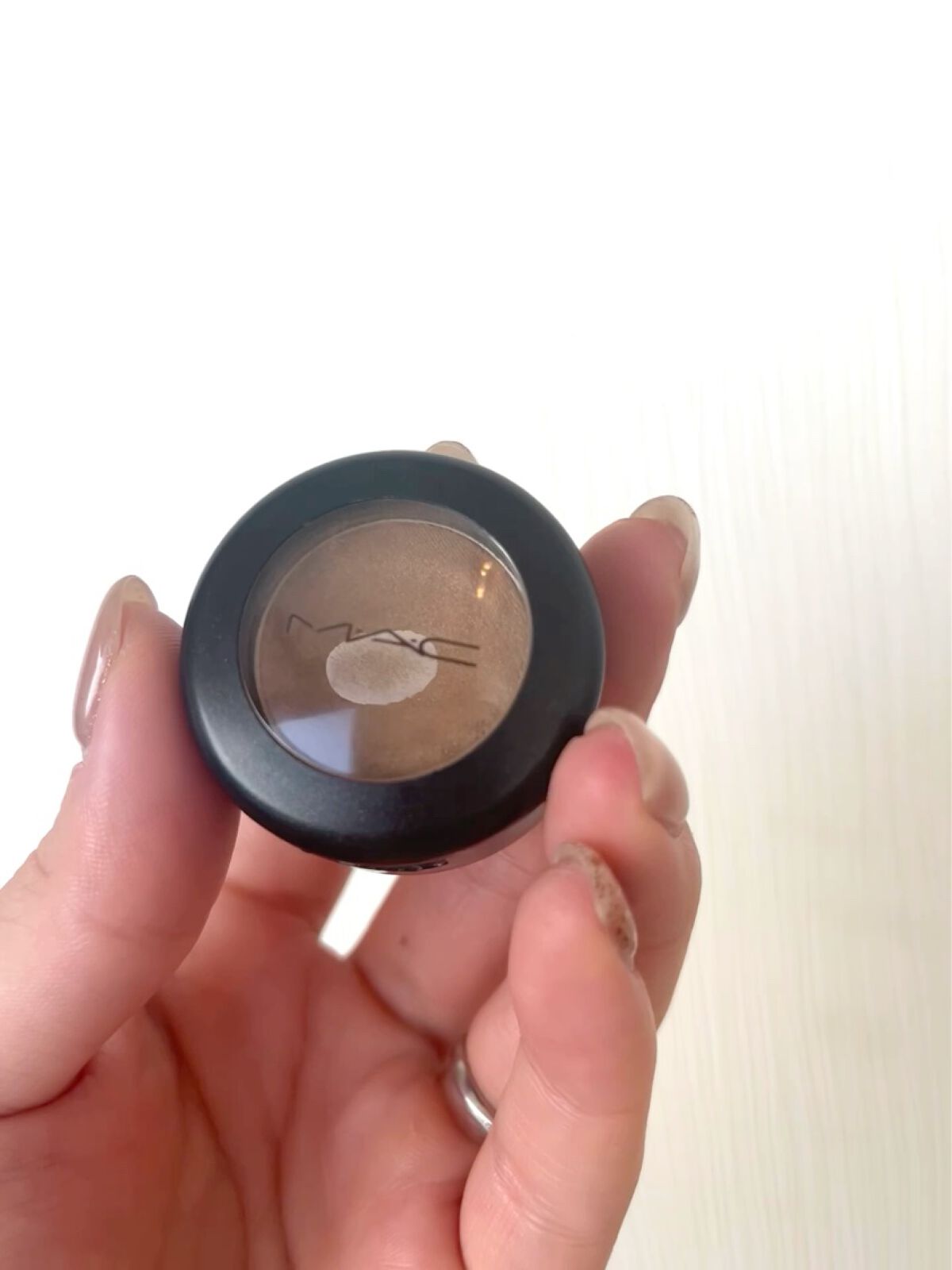 スモール アイシャドウ/M・A・C/単色アイシャドウの動画クチコミ5つ目