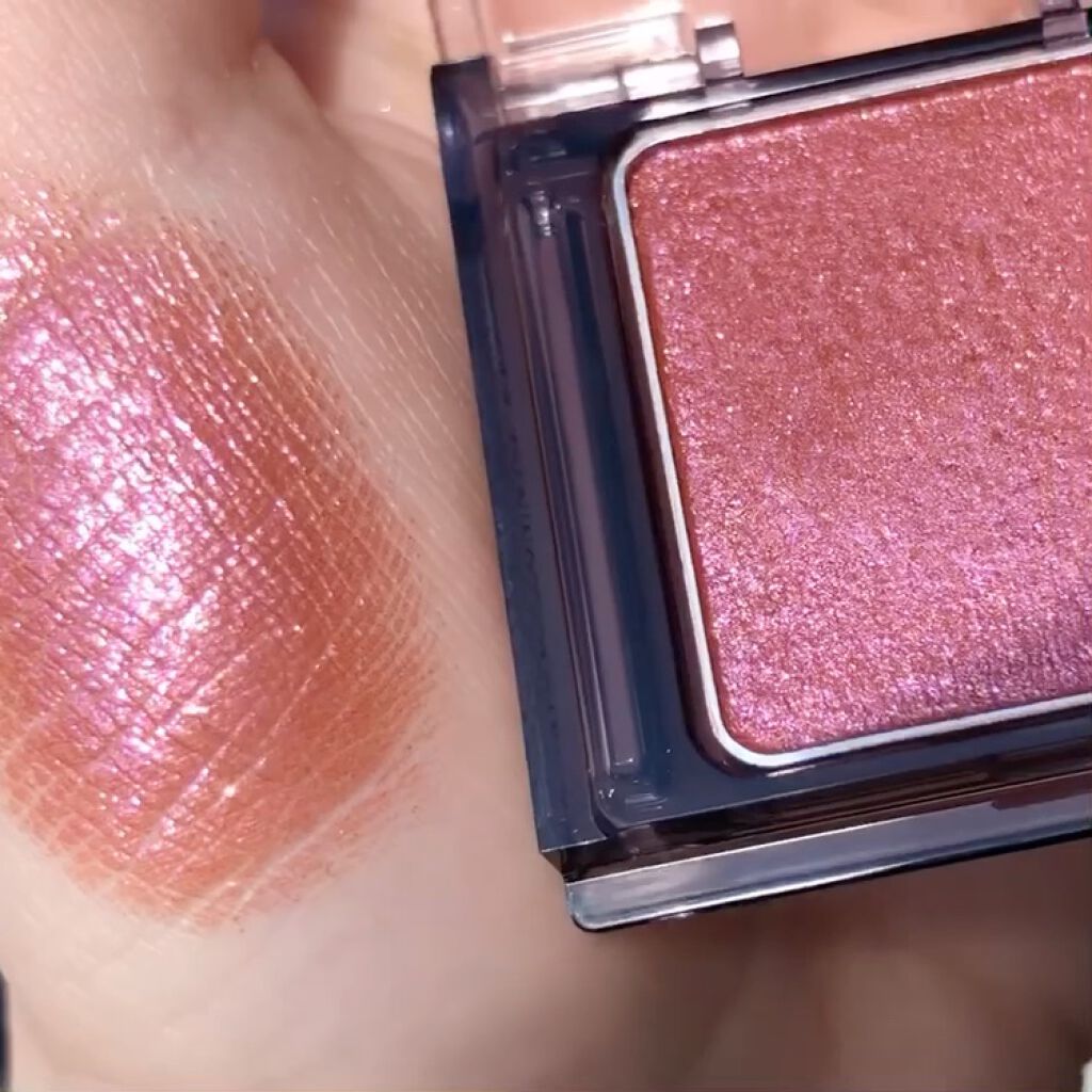 シアー グリッターアイズX/KiSS/単色アイシャドウの動画クチコミ5つ目