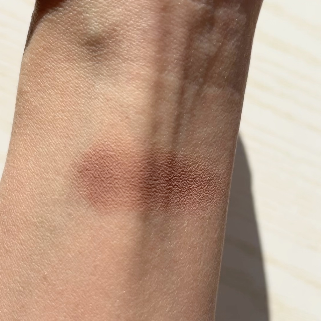 スモール アイシャドウ/M・A・C/単色アイシャドウの動画クチコミ2つ目