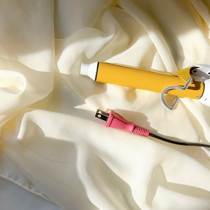 キープミディアムカールヘアアイロンコテ i1962/Areti./カールアイロンの動画クチコミ1つ目