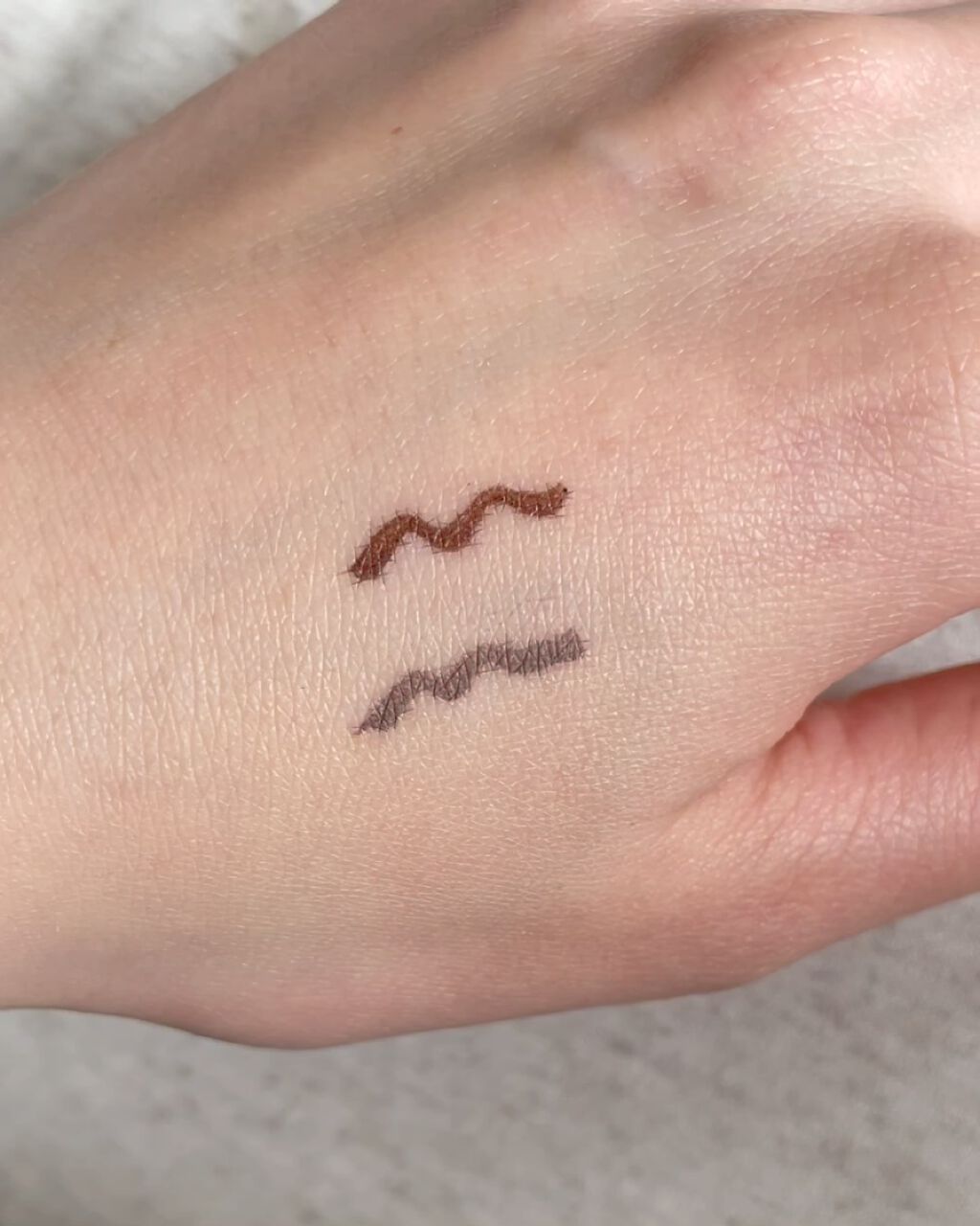 スーパーシャープライナーEX2.0/KATE/リキッドアイライナーの動画クチコミ3つ目