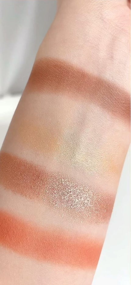 キャビアモイストタッチアイカラー /VOW/アイシャドウパレットの人気ショート動画