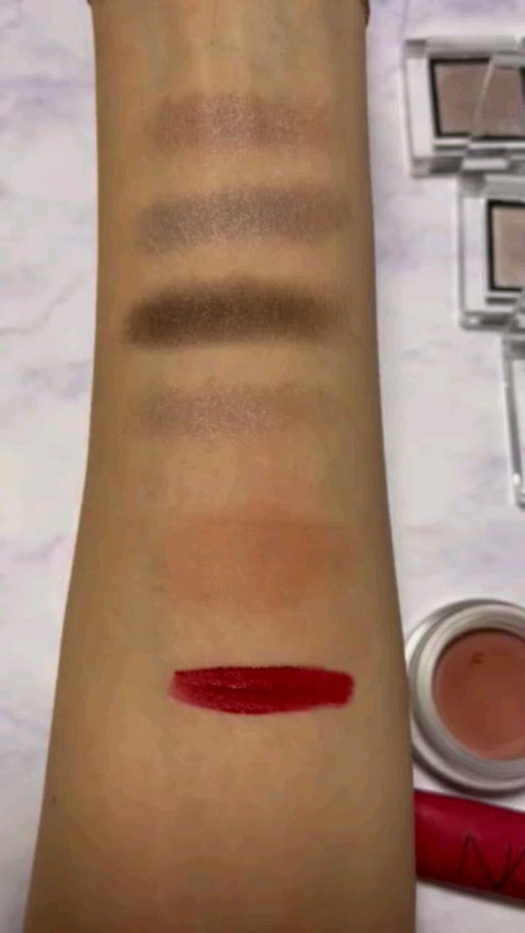 エアーマット リップカラー/NARS/口紅の動画クチコミ3つ目