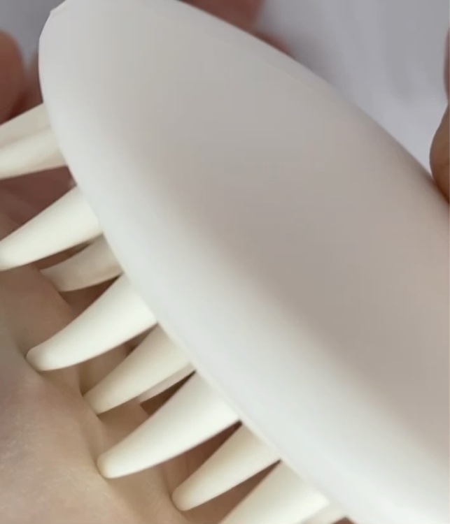 シャンプーブラシ/セリア/スカルプブラシを使ったクチコミ（3枚目）