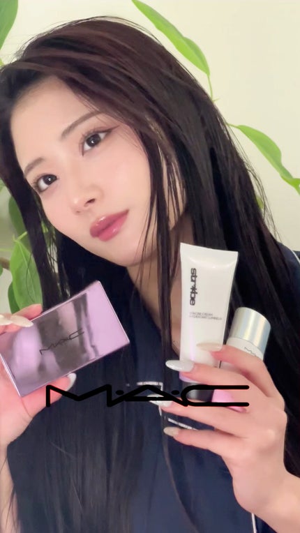 グロー プレイ ライトフル C3 トーン アップ プライマー SPF 50+/M・A・C/化粧下地の人気ショート動画