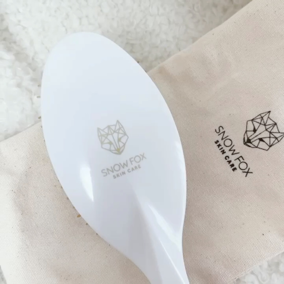 プレミアム FOXカッサ ヘアブラシ/SNOW FOX SKINCARE/ヘアブラシの動画クチコミ4つ目