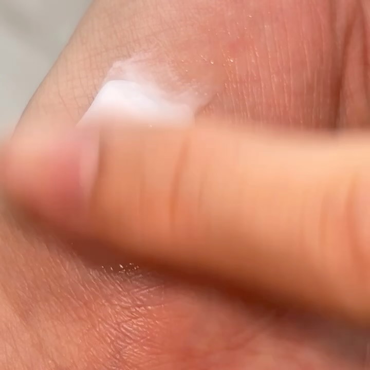 ダメージセラピーパフュームハンドクリーム True Me/GROWUS/その他スキンケアを使ったクチコミ（2枚目）