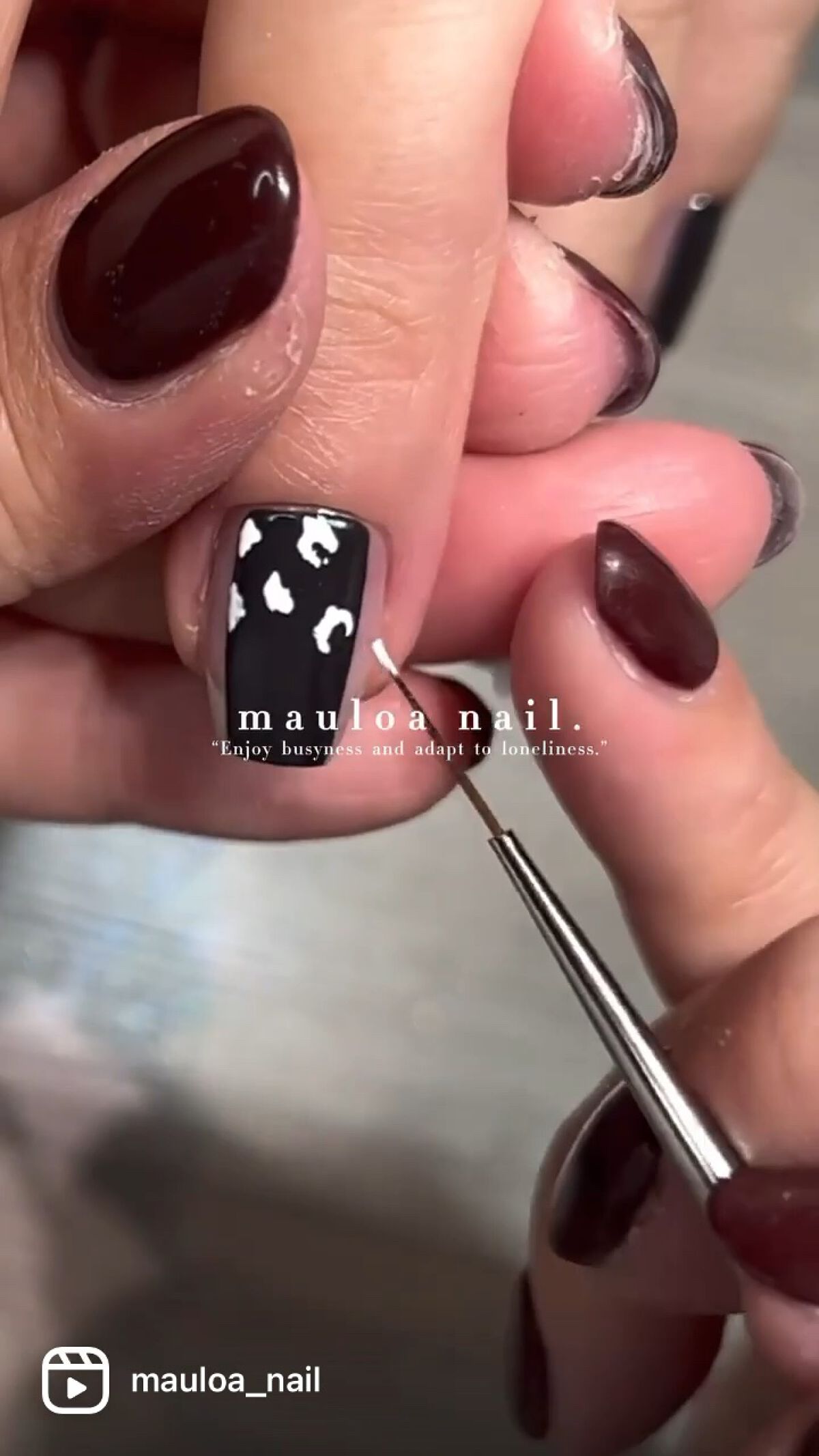 #ネイル,#夏ネイル,#アートネイル,#海ネイル,#ミラーアートネイル,#ニュアンスネイル,#くすみカラーネイル,#サマーネイル,#ジュエリーネイル,#ミラーネイル,#ハワイアンジュエリーネイル,#サンドジェルネイル,#太陽ネイル,#天王寺ネイル,#シンプルネイル,#タイル柄ネイル,#モロッカンタイルネイルのネイルデザイン