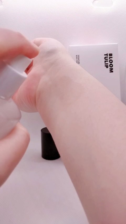 シグネチャーボディパフュームミスト BLOOM TULIP/DUFT&DOFT/香水(レディース)の動画クチコミ1つ目