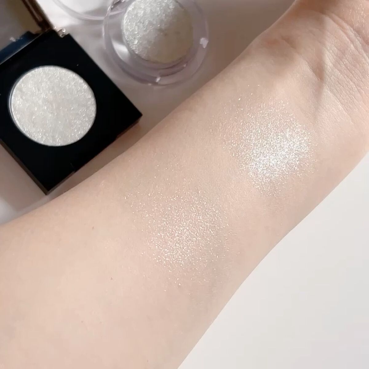 グリッターロックアイズ/ETUDE/単色アイシャドウの動画クチコミ4つ目