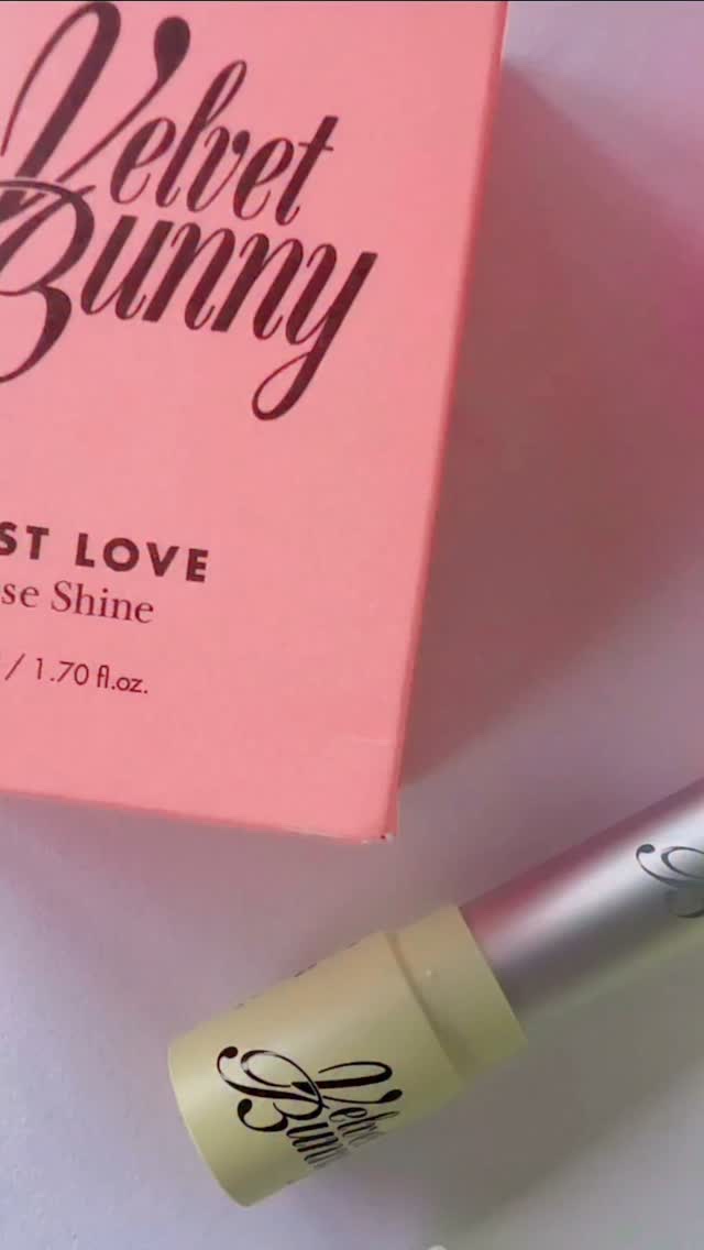 クリーミーリップシャイン/Velvet Bunny/リップクリームの動画クチコミ1つ目