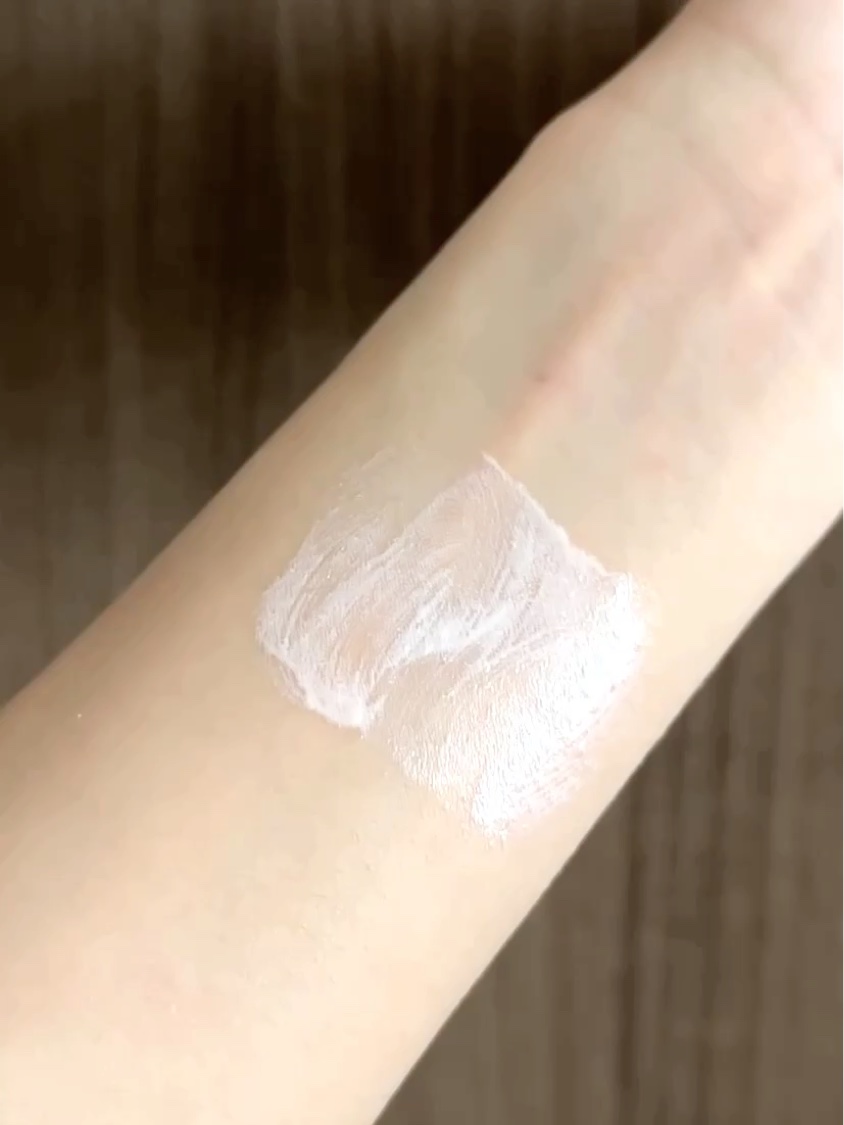 ウォータフルトーンアップサンクリーム/ダルバ/日焼け止めクリームを使ったクチコミ（2枚目）