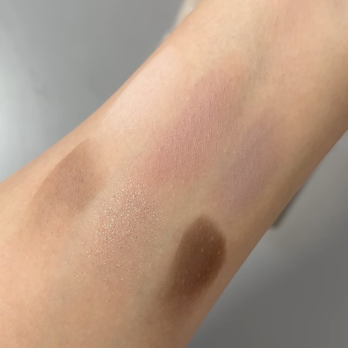 OO!LONG シフォンタイムズアイ/LEEMEMBER/アイシャドウパレットの動画クチコミ3つ目