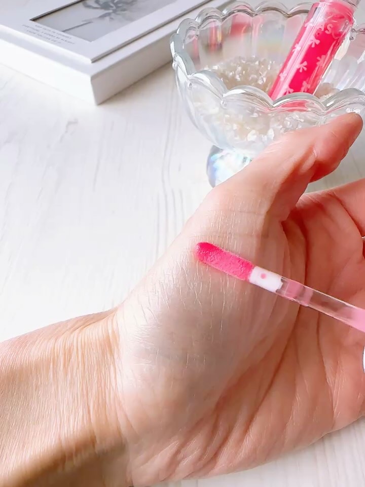 Lip Gloss Plumper/ASUNE /リッププランパーの動画クチコミ1つ目