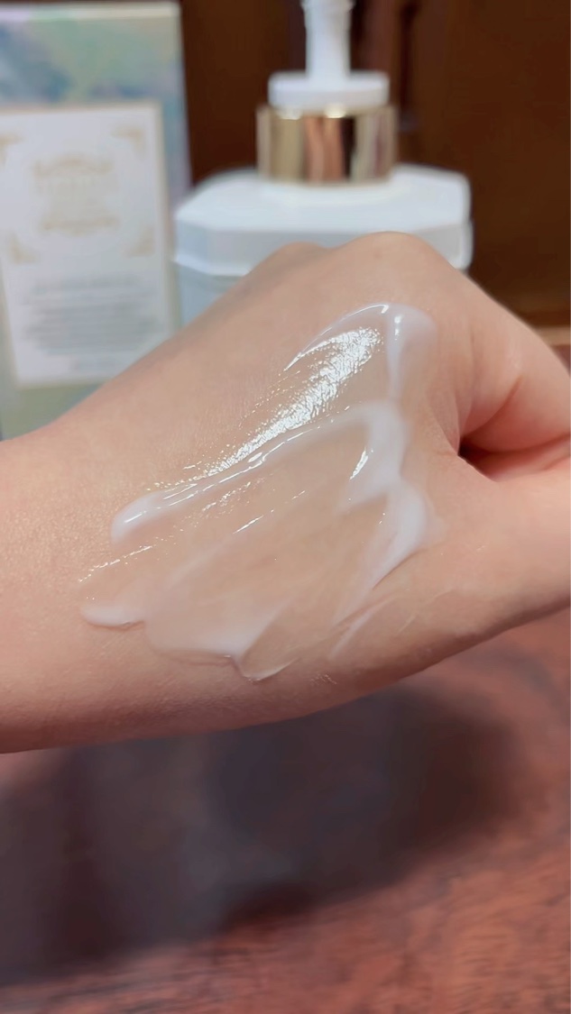 パフュームボディローション リリィムスクホワイトティー/TEABLESS/ボディローションを使ったクチコミ（3枚目）