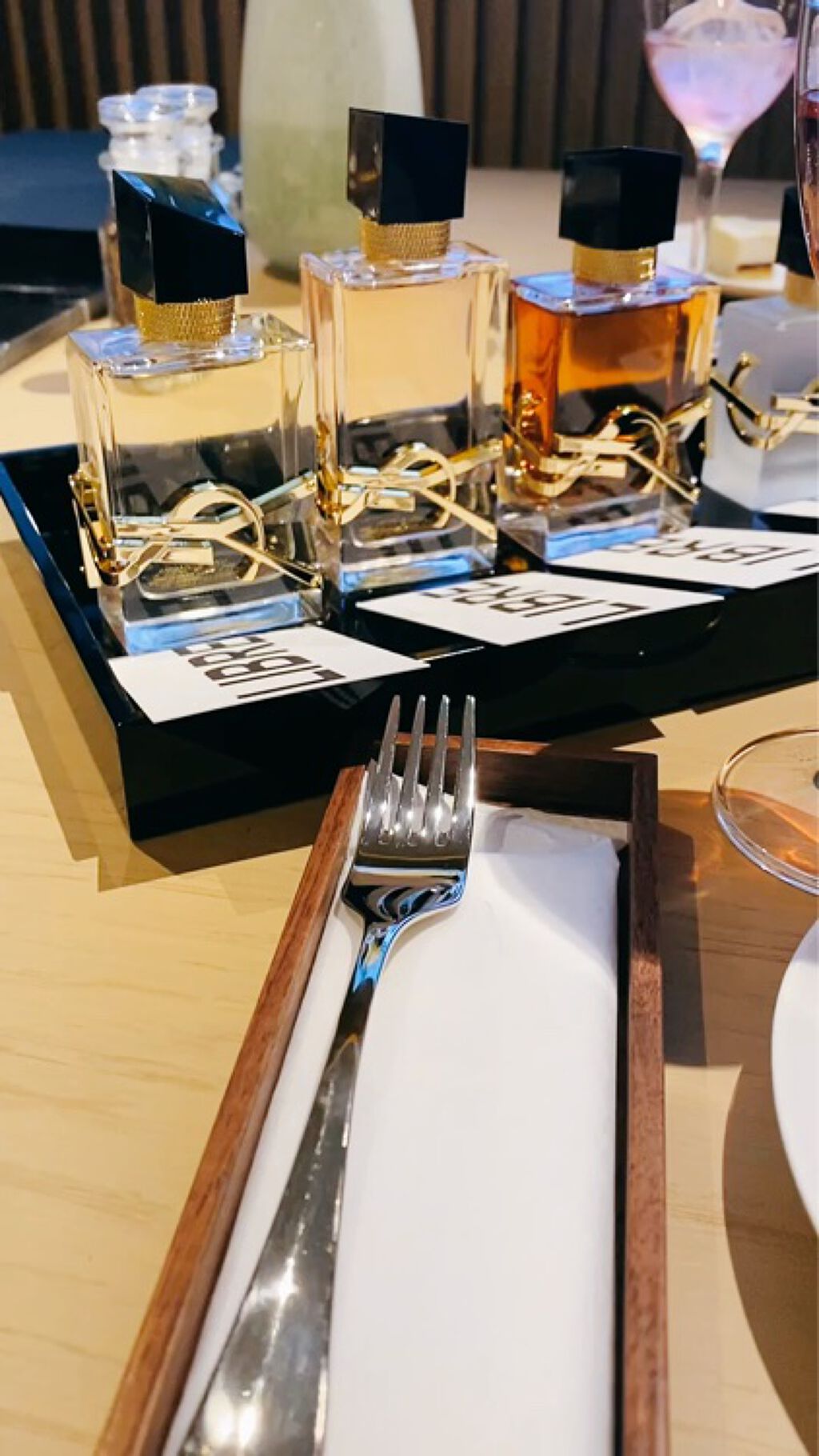 リブレ ヘアミスト/YVES SAINT LAURENT BEAUTE/ヘアスタイリングの動画クチコミ3つ目