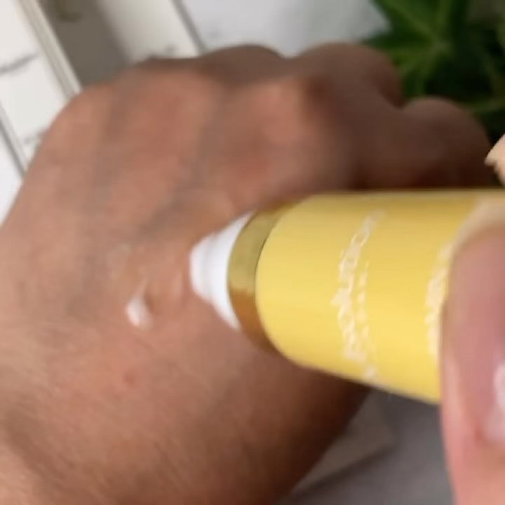 V9ビタミンアンプルロールオンアイクリームクリア/JMsolution/アイケア・アイクリームの動画クチコミ5つ目