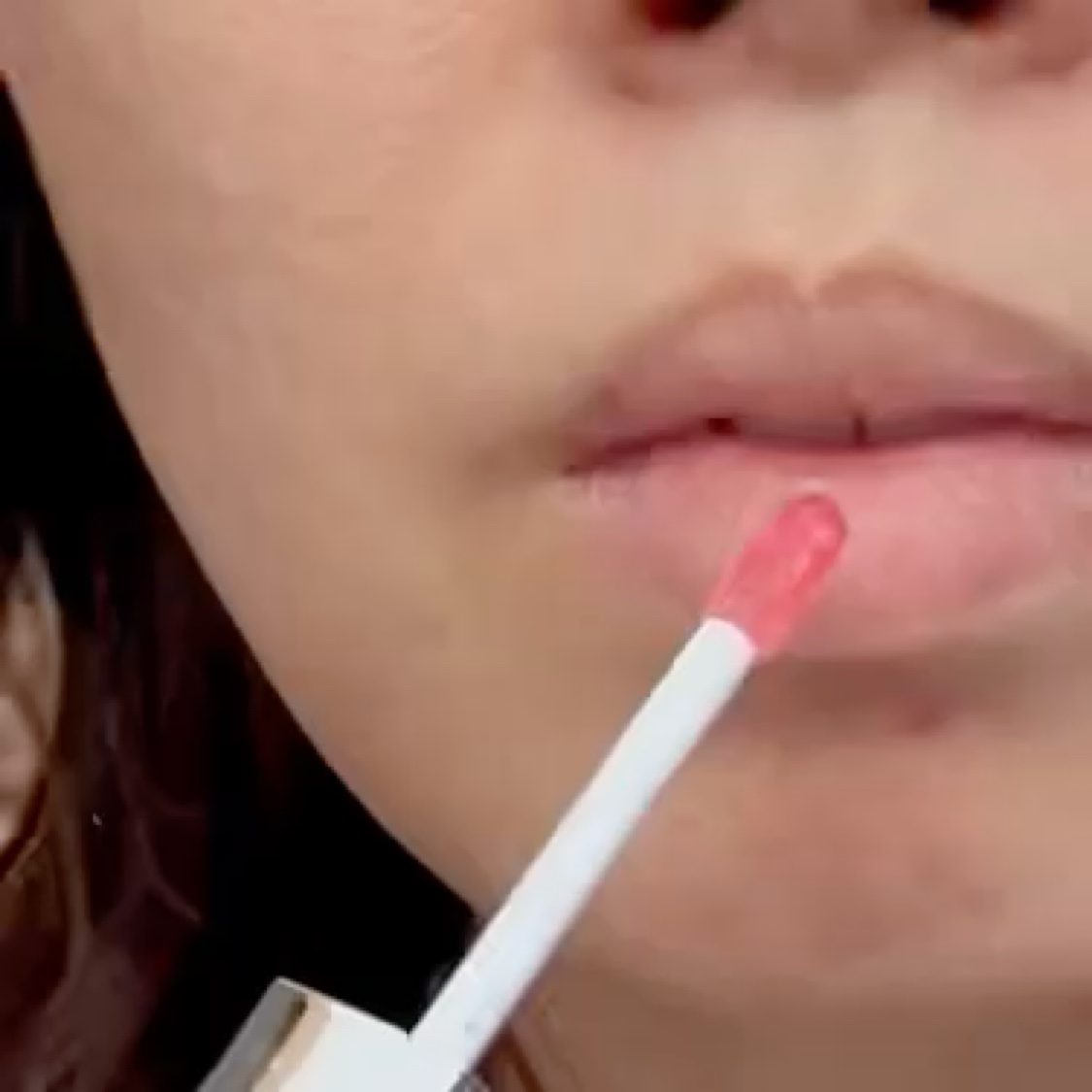 キスミー　フェルム　ヒアルガラスリップ/キスミー フェルム/リップグロスの動画クチコミ1つ目