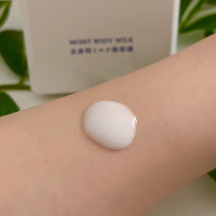 モイスト ボディミルク [全身用ミルク美容液] リラックスハーブの香り/リッツ/ボディミルクを使ったクチコミ（3枚目）