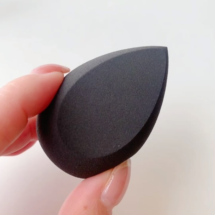 3Dメイクアップスポンジ/エニュー/パフ・スポンジの動画クチコミ2つ目