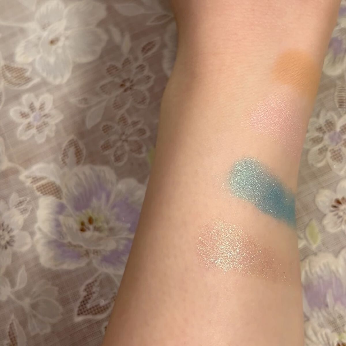 アイシャドウ/アイスクリームパーラー コスメティクス/単色アイシャドウの動画クチコミ2つ目