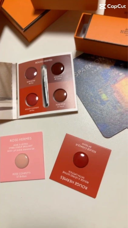 〈ルージュ・エルメス〉 ルージュ ア レーヴル サティネ/エルメス/口紅を使ったクチコミ(2枚目)